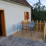Apartment Kleine Reblaus Bad Waltersdorf