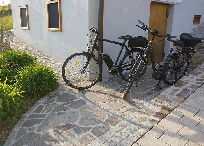 Kleine Reblaus Lägenhet Bad Waltersdorf